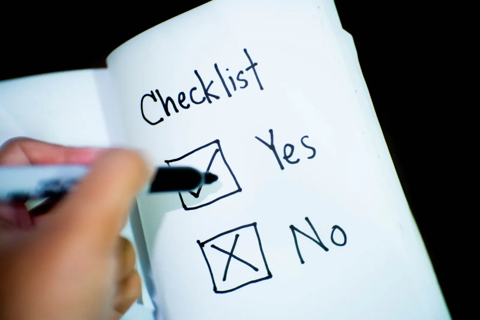 Bir kişinin belgeyle ilgili soruları ve kayıtları düzenlemesi